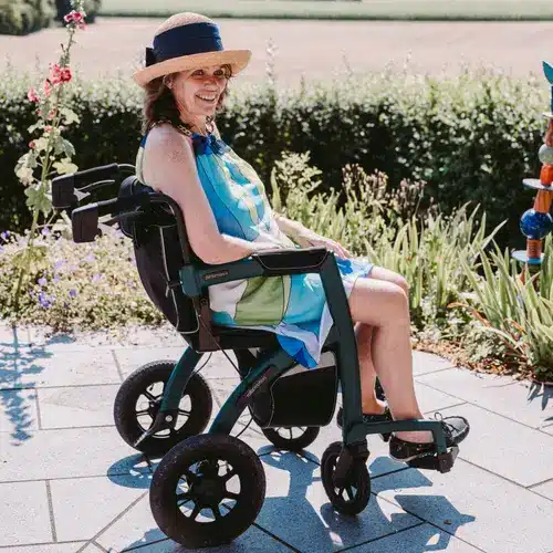 Rollz Motion Performance rollator roelstoel gebruiker